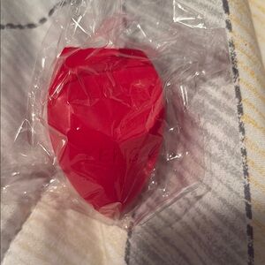 Skin on Skin Beauty Sponge - Red